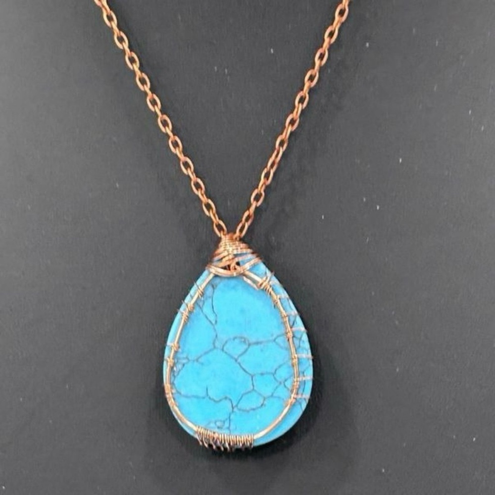 Handmade Tree of Life
Pendant Necklace Unisex
18" Turquoise Copper Wire-Wrapped - Picture 7 of 8